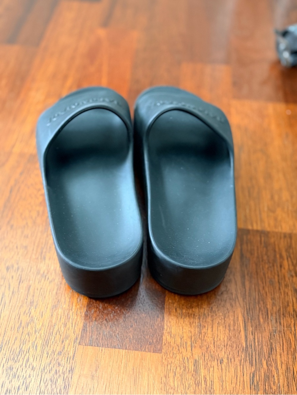Balenciaga Matte Black Embossed Logo Slides - Picture 3 of 7